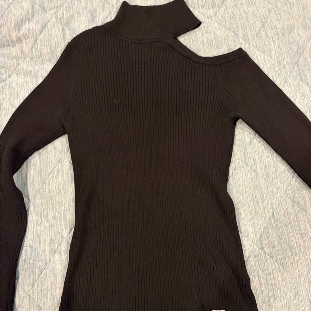 DKNY Cold Shoulder Black Ribbed Turtleneck Sweater - Size Medium